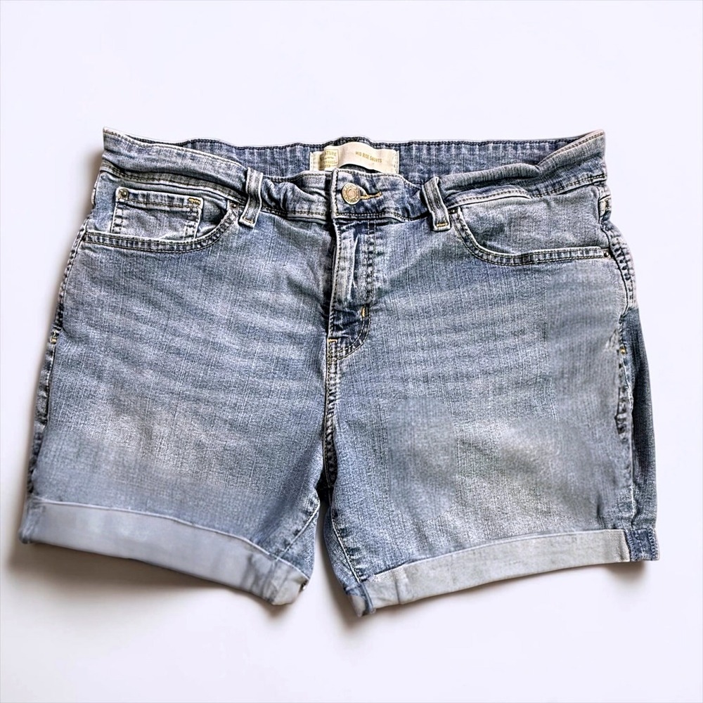 Signature by Levi Strauss Womens Mid Rise Denim Shorts Light Wash Cuffed Blue 32